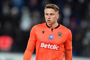 队报：沙特升班马尼奥姆SC签下尼斯门将布尔卡，转会费约1500万欧