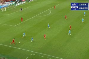 乐鱼下载-点睛之笔！刘若钒脚后跟做球，海港3脚传递流畅打穿河南防线